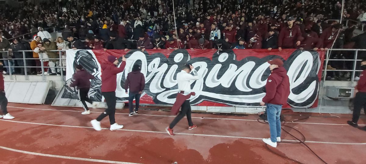 Ce s-a întâmplat pe arena din Giulești, după Dinamo - Rapid. Jucătorii au celebrat alături de fani succesul din derby
