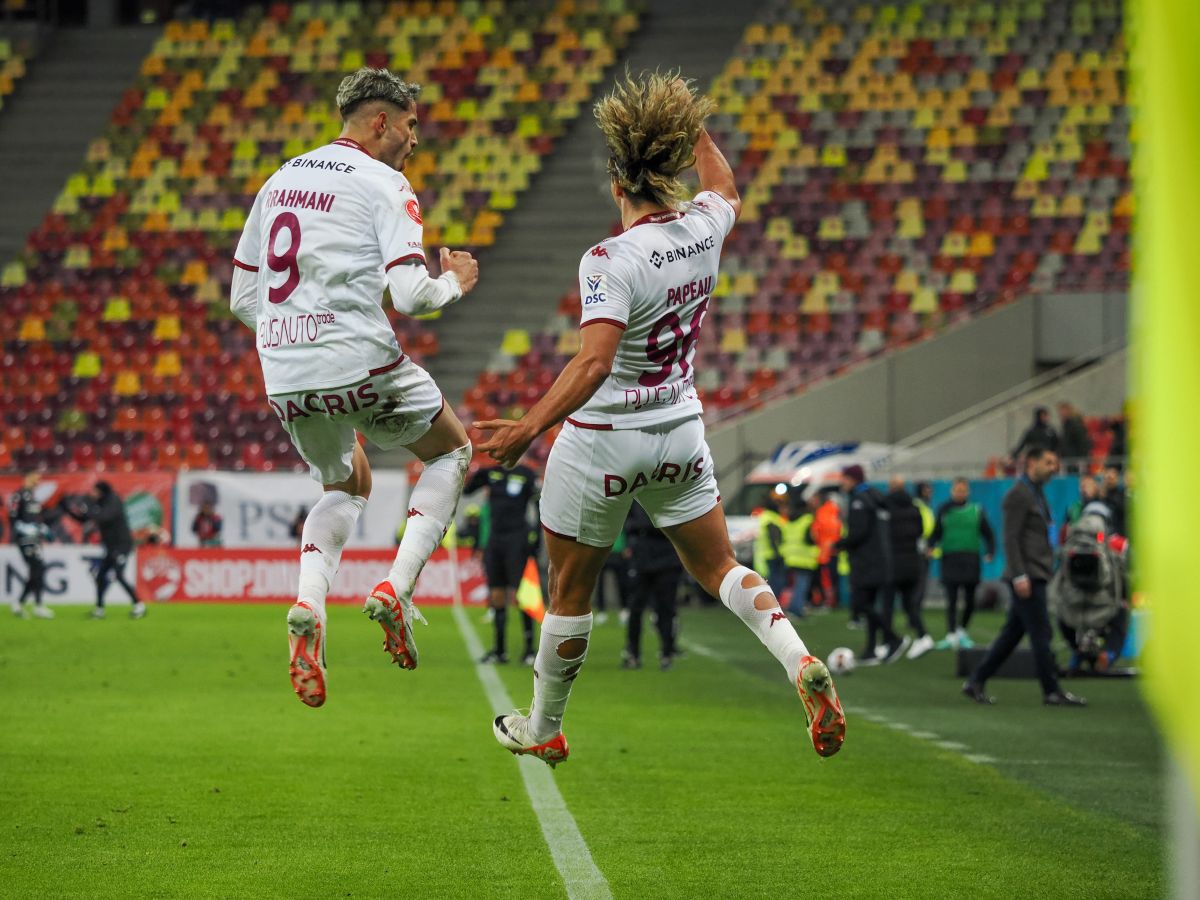 Moment inedit pregătit de galerie fotbaliștilor rapidiști la pauza meciului » „Teleportați” pe Arena Națională