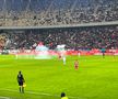 Dinamo - Rapid, întrerupt 2 minute și 50 de secunde pentru o „rachetă” aruncată pe teren (foto: Andrei Petrescu/GSP)