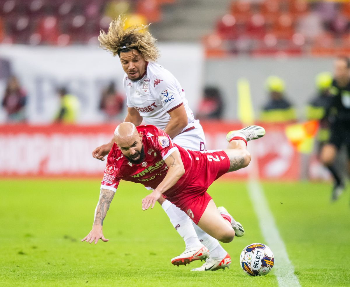 Rapid a cerut 2 penalty-uri în repriza secundă a derby-ului cu Dinamo » Daniel Niculae și-a făcut cruce când a văzut deciziile lui Găman și Hațegan