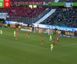 Moment straniu la Wolfsburg - Koln: din tribună, direct arbitru