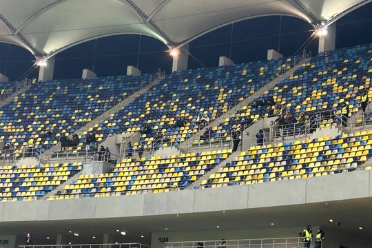 Galeria Rapidului a ales să urmărească derby-ul cu Dinamo din Giulești, nemulțumită de condițiile oferite de rivali. Au existat 40 de fani ai oaspeților și pe Arena Națională.
