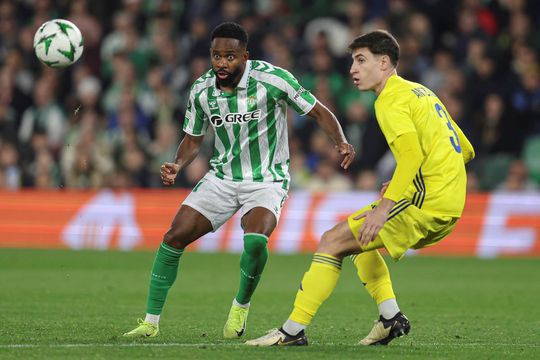 Cedric Bakambu, în tricoul alb-verde al lui Betis / Foto: Imago