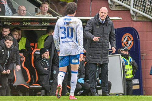 Philippe Clement l-a înlocuit pe Ianis Hagi în minutul 60 al meciului din Cupă cu Queens Park