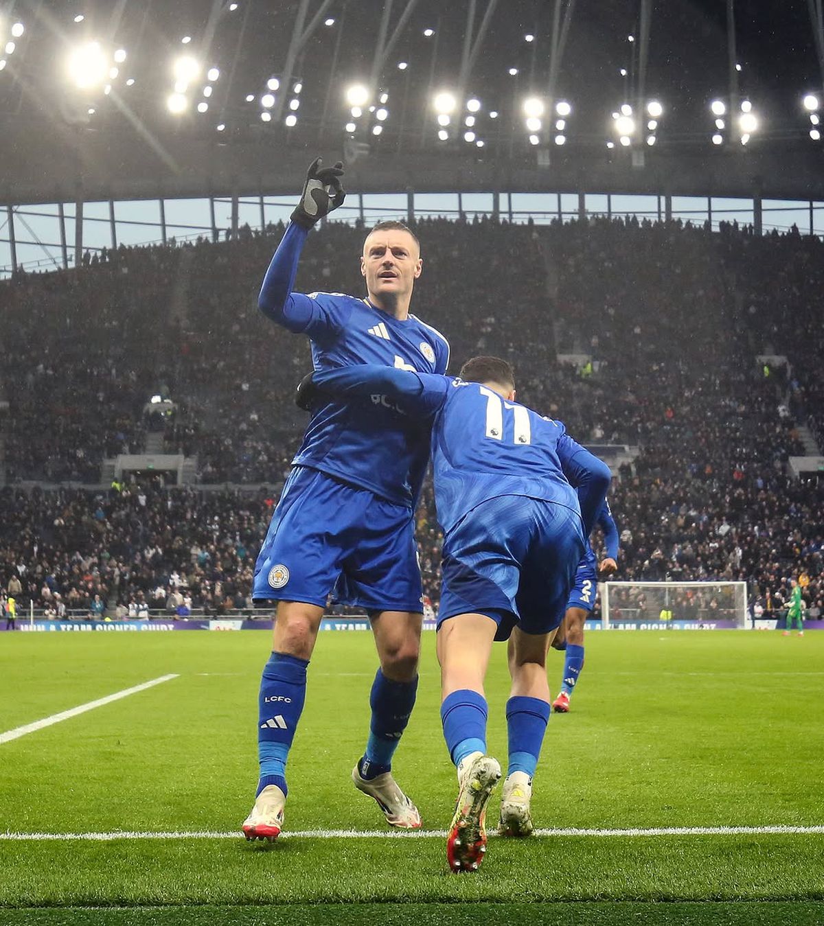 Jamie Vardy i-a „înţepat” pe fanii lui Tottenham » Gestul controversat prin care a sărbătorit golul