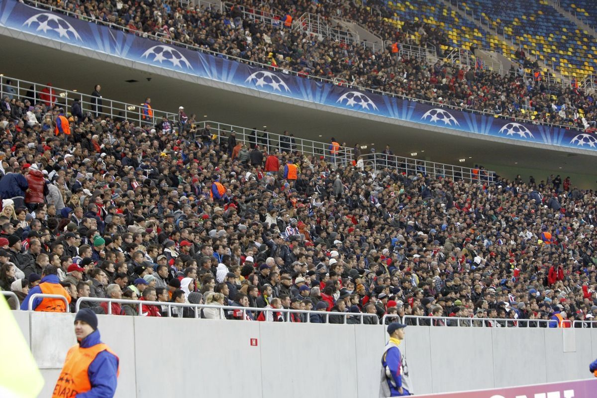 „Sincer, credeam că luăm multe” » Românul care a înfruntat un Manchester United stelar pe Old Trafford: “M-a luat cu tot cu minge. Apoi m-au fluierat la orice atingere!”