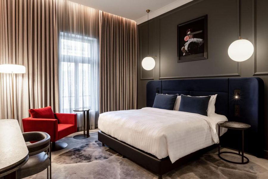 Manchester United închide centrul Capitalei înaintea meciului cu FCSB! Cât costă o cameră la hotelul-surpriză ales de englezi pentru sejurul-blitz de la București