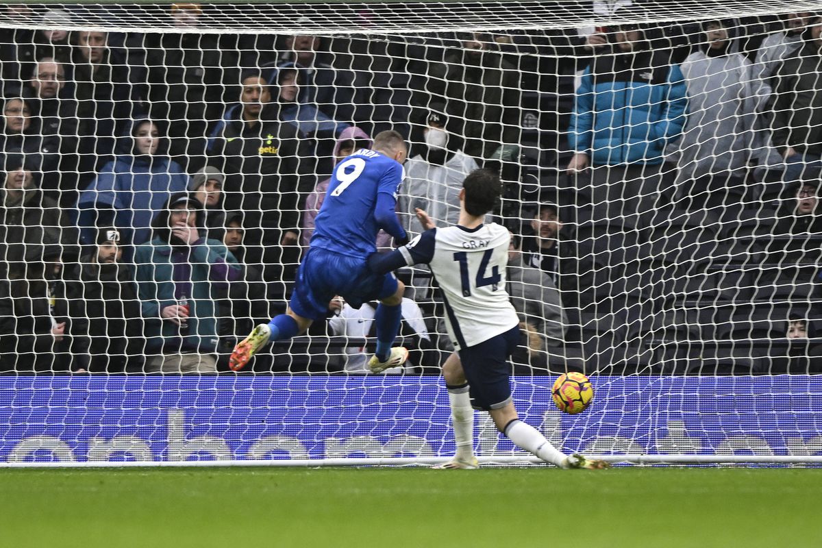 Jamie Vardy i-a „înţepat” pe fanii lui Tottenham » Gestul controversat prin care a sărbătorit golul