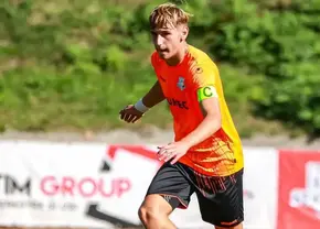 Sebastian Burlacu, pariul lui Fabregas la Como: „Am primit «botezul» în vestiar împreună cu Belotti” + Suma istorică din contractul cu LPS Suceava
