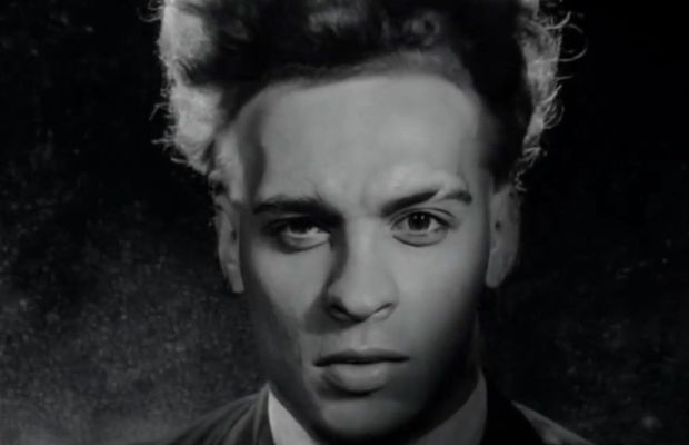 Antony, prezentat la noua echipă cu un clip inspirat din serialul Twin Peaks