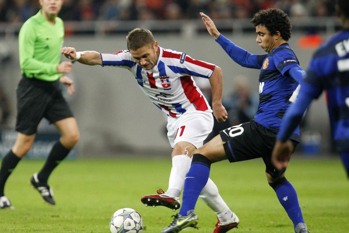 Oțelul și Marius Pena versus Manchester United în 2011
