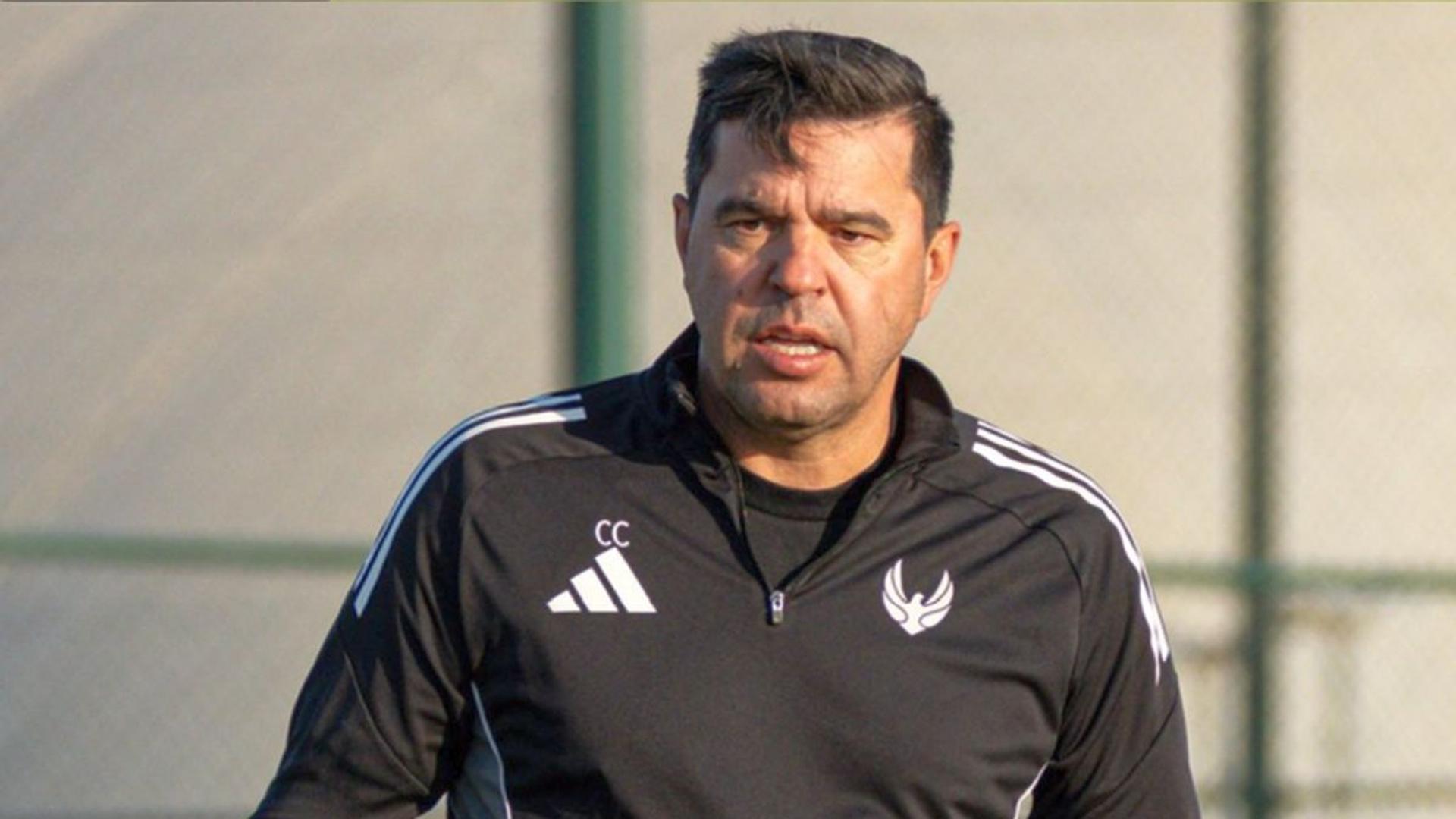 Cosmin Contra discutând despre bugetele echipelor și provocările Universității Craiova Liga Campionilor în conferință de presă oficială. | sursa foto: Gazeta Sporturilor