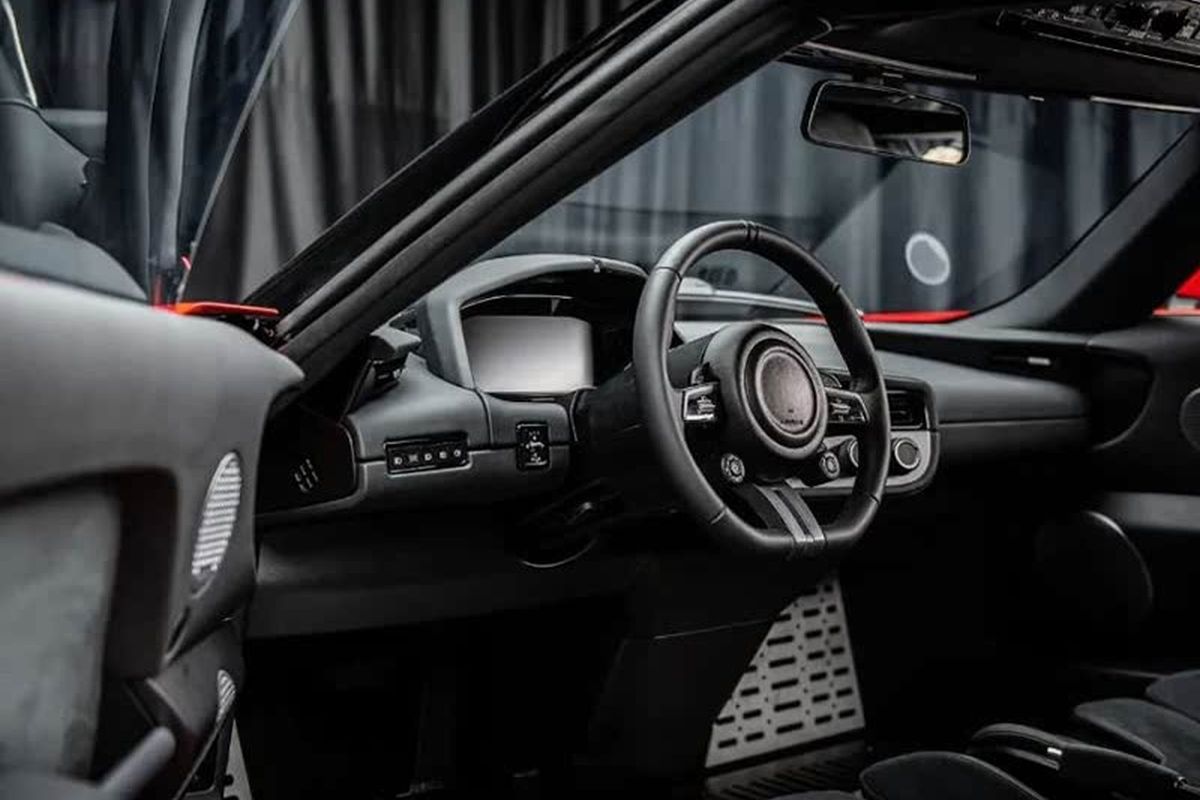 Aduc în România primul coupe sport electric chinezesc! » Care este prețul de pornire