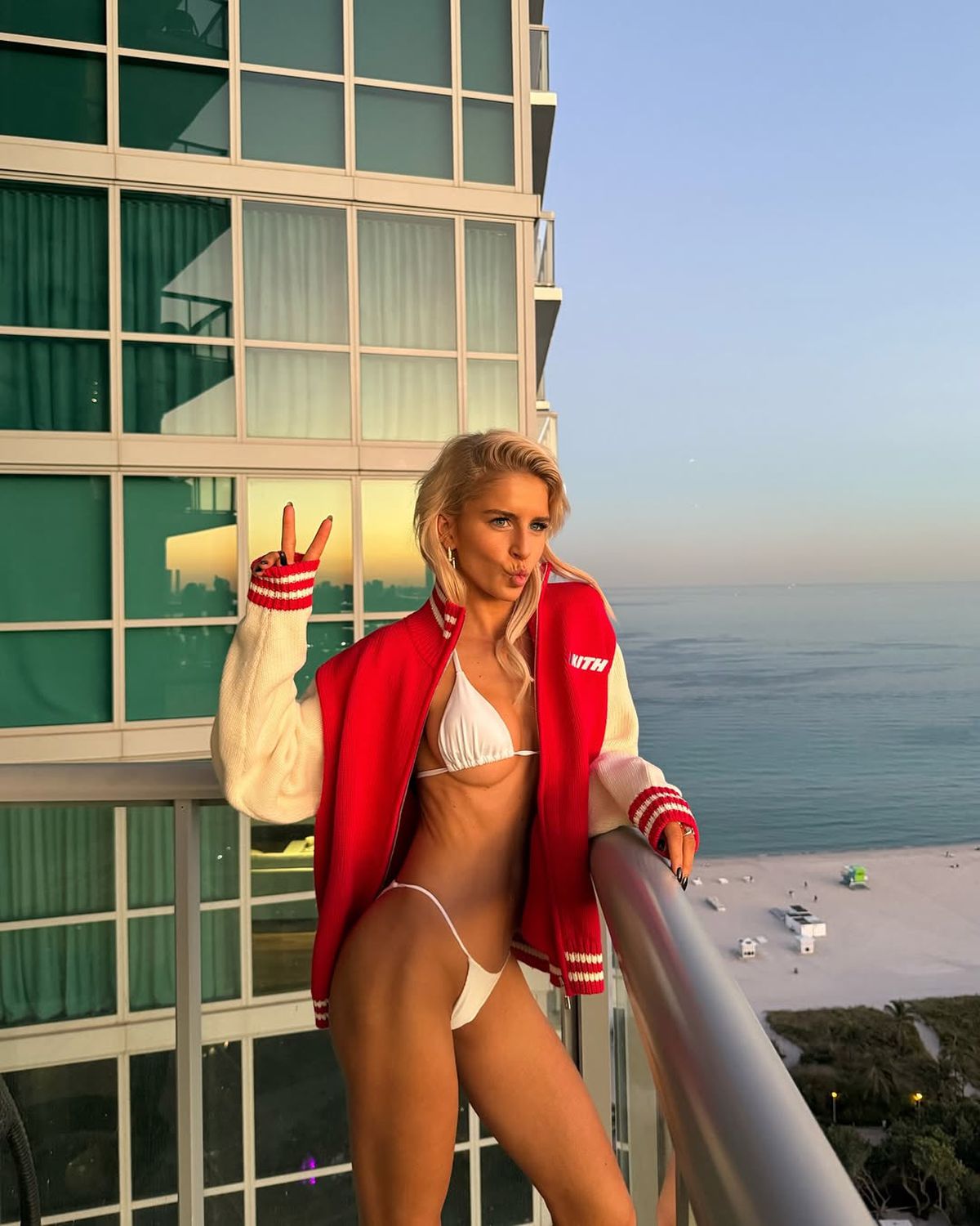 Fotomodelul a reapărut la meciul lui Zverev, la 3 săptămâni de când germanul nega vehement acuzațiile de infidelitate