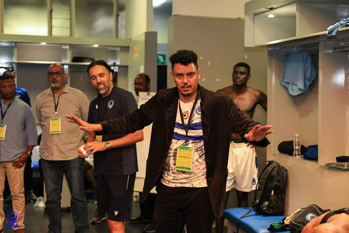 Sărbătoare la echipa lui Reghecampf pe „stil românesc” » Conducătorul a aruncat cu bani în vestiar