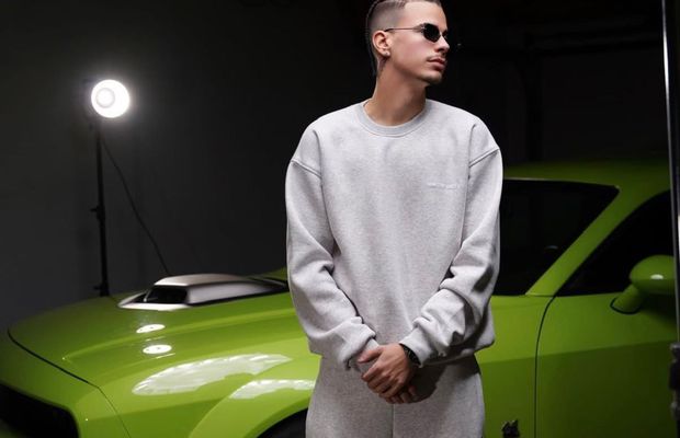 Tatăl dinamovistului care se laudă cu o colecție impresionantă de mașini a fost reținut pentru evaziune fiscală