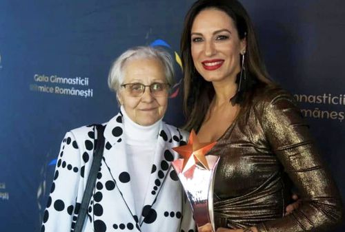 Maria Gîrbă, în stânga, alături de președinta Irina Deleanu / Sursă foto: Facebook