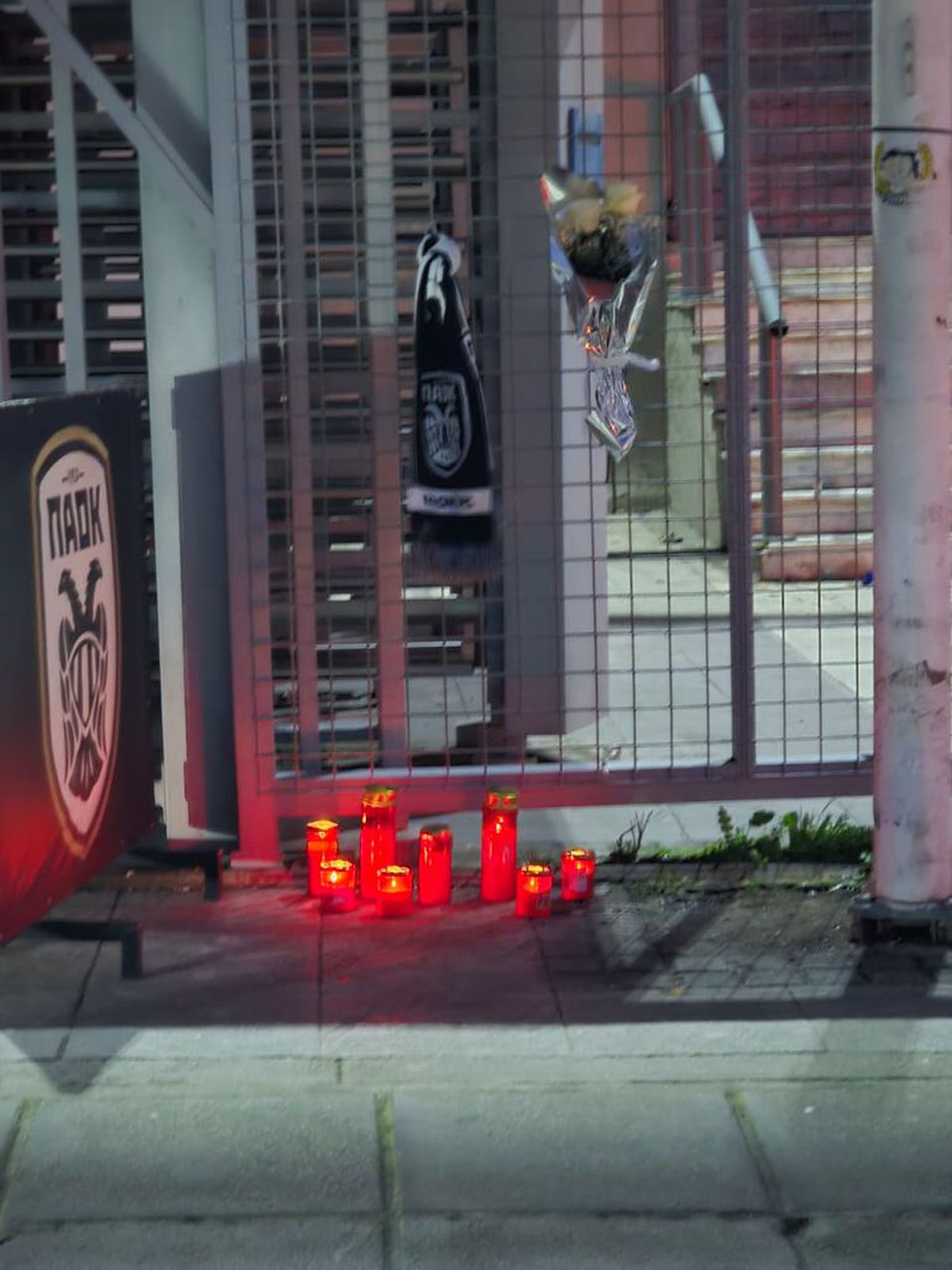 Răzvan Lucescu, la stadionul celor de la PAOK pentru a-i omagia pe suporterii decedați