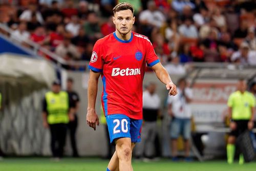 Dennis Politic rămâne la FCSB // FOTO: Instagram