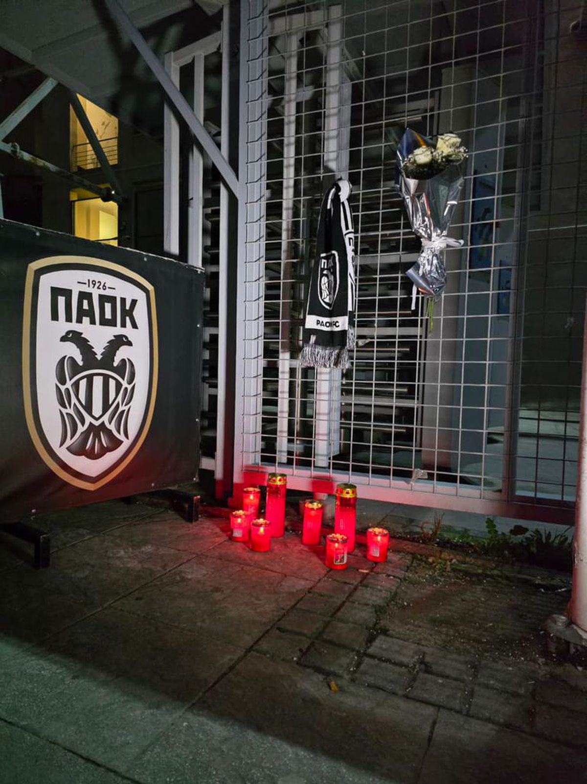 Răzvan Lucescu, la stadionul celor de la PAOK pentru a-i omagia pe suporterii decedați