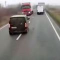 Dramă în România: un microbuz cu fani ai lui PAOK Salonic, implicat într-un accident cu șapte morți și trei răniți // FOTO: Captură Youtube@digi24hd