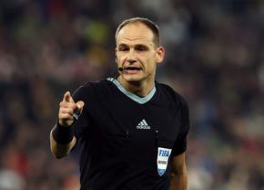 UEFA a delegat arbitrul pentru FCSB - Fenerbahce » A acordat două cartonașe roșii și 7 galbene la ultimul meci