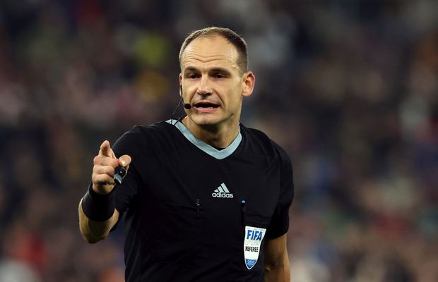 UEFA a delegat arbitrul pentru FCSB - Fenerbahce » A acordat două cartonașe roșii și 7 galbene la ultimul meci