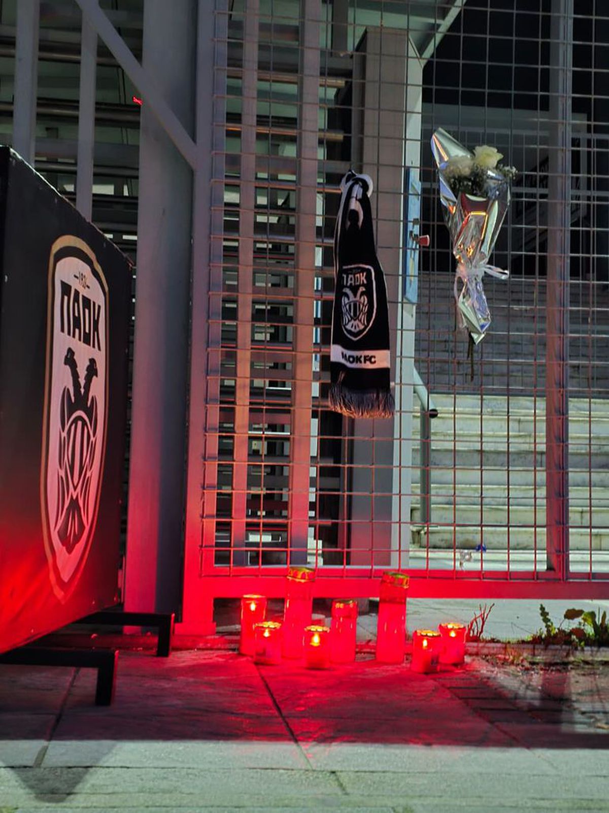 Răzvan Lucescu, la stadionul celor de la PAOK pentru a-i omagia pe suporterii decedați