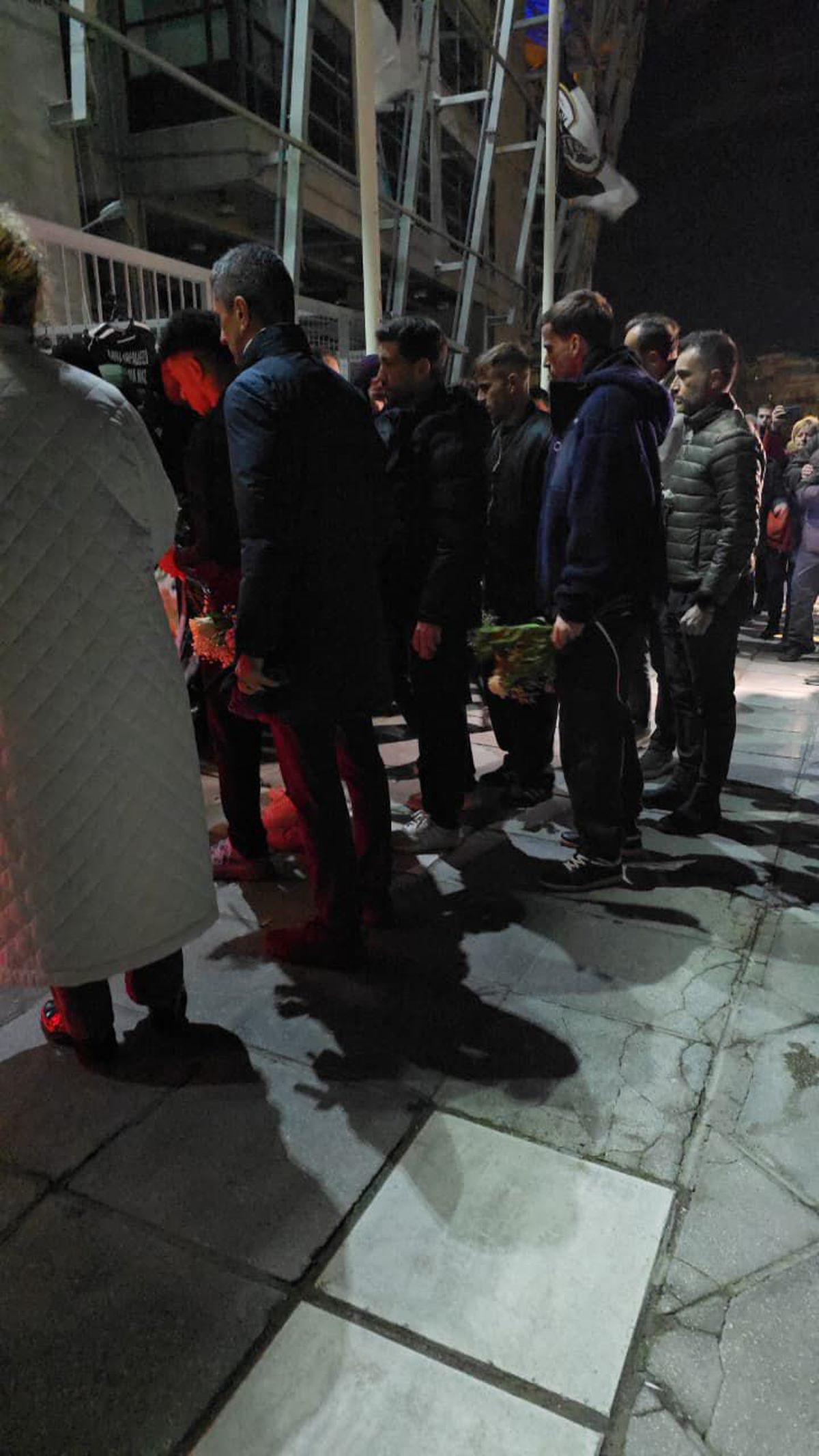 Imagini copleșitoare de la Salonic, după tragedia din România » Cum a apărut și Răzvan Lucescu