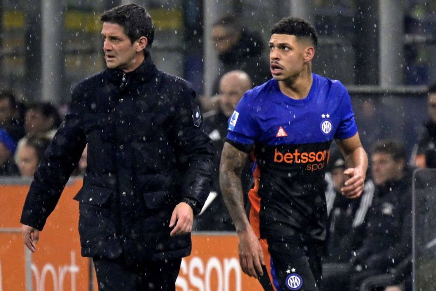 Cristi Chivu (stânga) și Luis Henrique (dreapta) / Foto: Imago Images Inter vrea să-și recupereze banii » Jucătorul lui Chivu nu a confirmat și ar putea fi vândut în Premier League