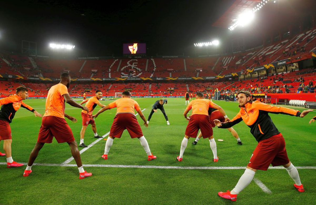 SEVILLA - CFR CLUJ // Dan Petrescu n-a mai rezistat după golul anulat de VAR! Ce s-a întâmplat pe marginea terenului