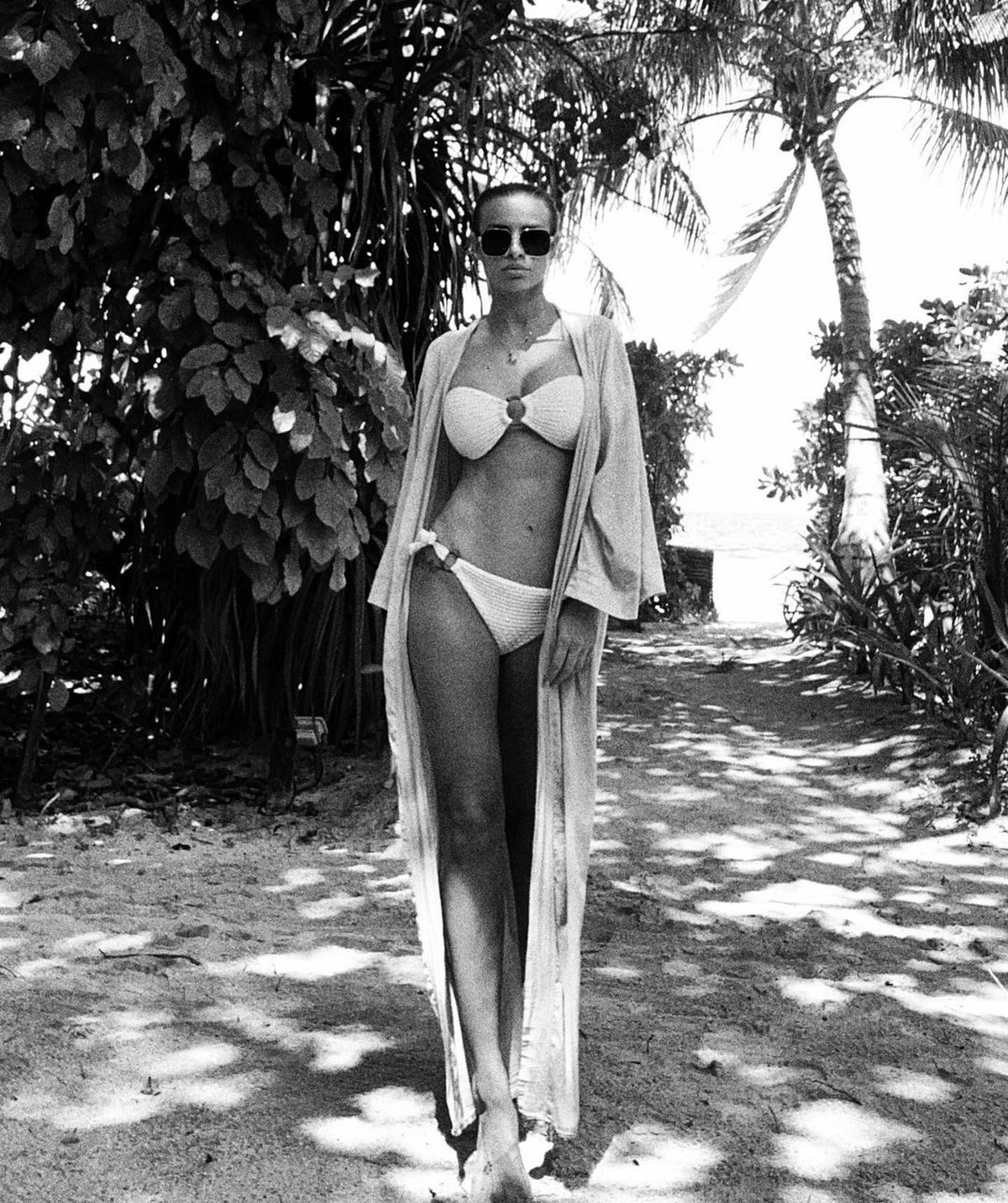 FOTO Povestea unei imagini memorabile » Cum a ajuns una dintre cele mai sexy românce să se fotografieze cu Leo Messi