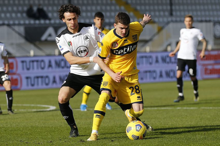 Parma, formația lui Valentin Mihăilă (21 de ani) și a lui Dennis Man (22 de ani), a remizat în deplasarea de la Spezia, scor 2-2.