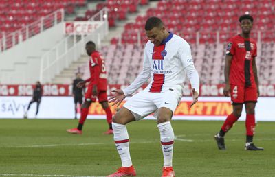 FOTO Alex Dobre l-a înfruntat pe Mbappe, în Dijon - PSG! Formația românului, șanse mici de salvare