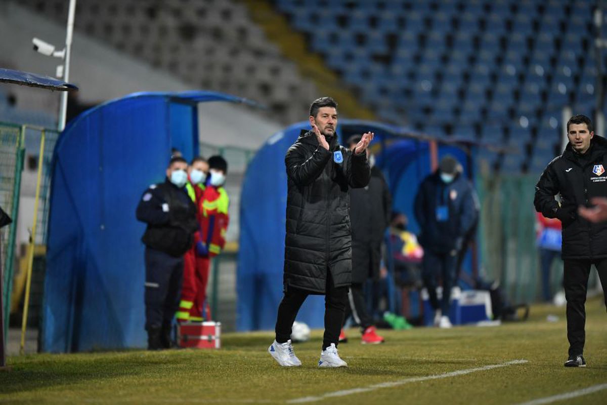 Chindia - Craiova 1-0. Marinos Ouzounidis a găsit cauzele eșecului și l-a taxat pe Istvan Kovacs: „Nu-mi vine să cred că n-a văzut!”