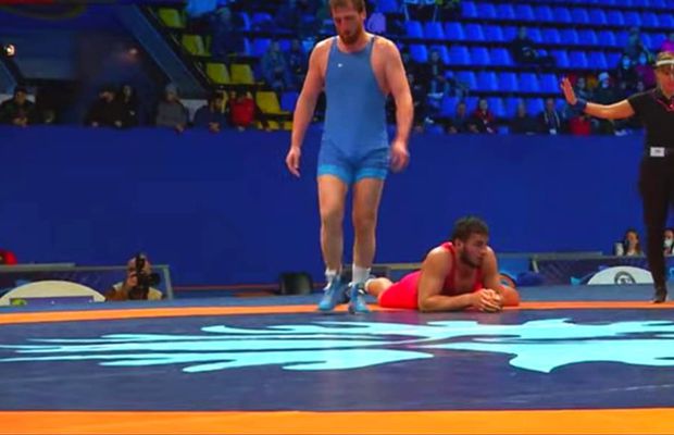 Cătălina Axente și Robert Saritov, medalii de bronz la turneul internațional de lupte de la Kiev