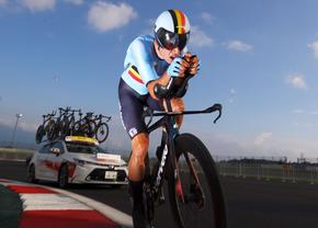 Wout van Aert: „Ciclismul e cel mai frumos lucru secundar din lume. Este o nebunie că un război mai e posibil azi”