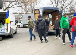 Prima galerie care se implică în criza refugiaților din Ucraina » Campanie umanitară a ultrașilor de la FCSB: „O facem din suflet”