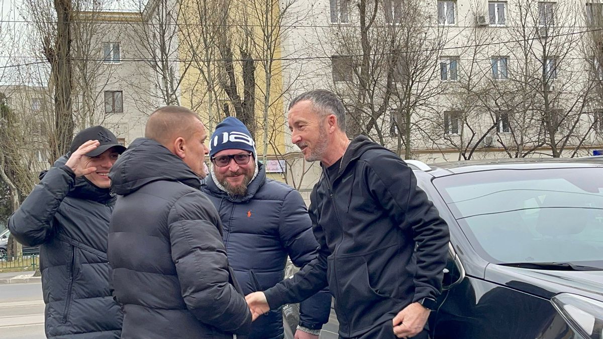 Galeria și clubul FCSB se implică în criza refugiaților » MM și Mustață s-au unit: „La nenorociri e nevoie să fim împreună”