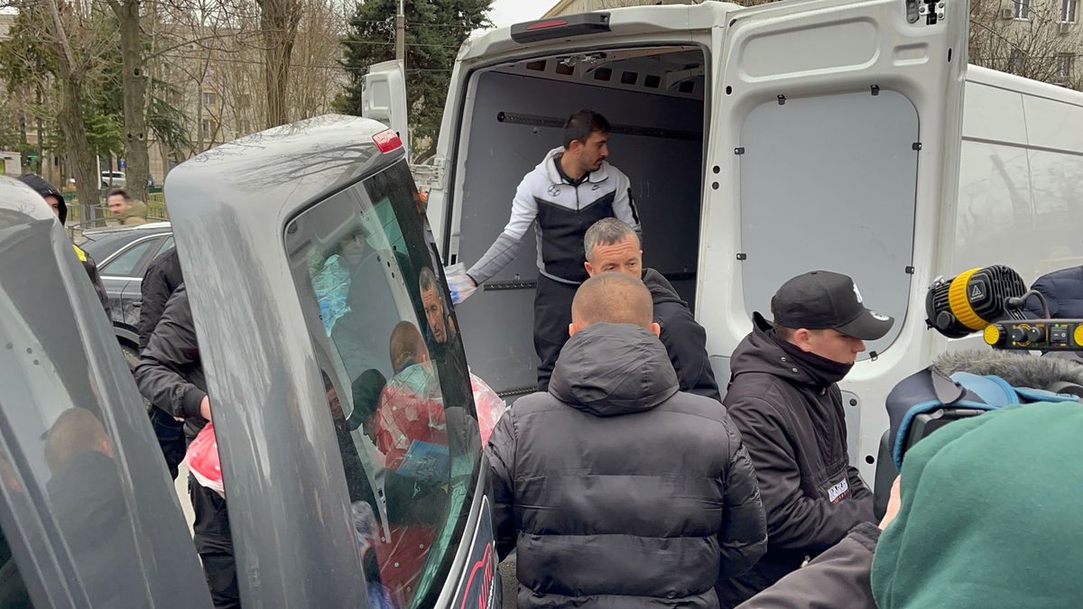 Galeria și clubul FCSB se implică în criza refugiaților » MM și Mustață s-au unit: „La nenorociri e nevoie să fim împreună”