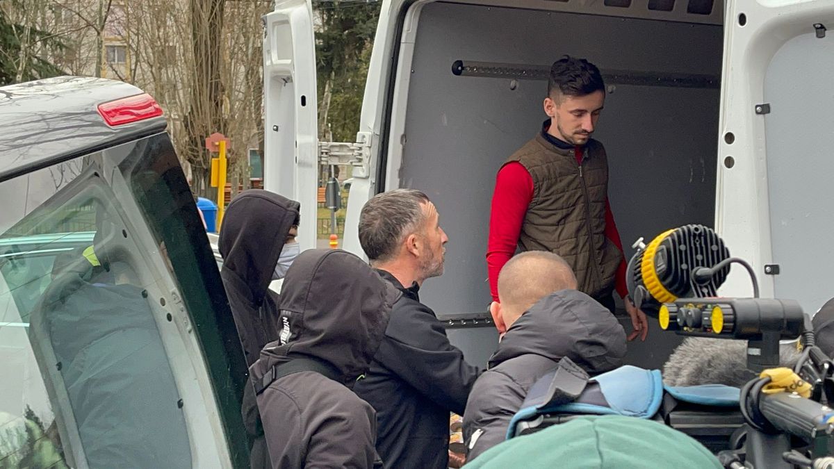 Galeria și clubul FCSB se implică în criza refugiaților » MM și Mustață s-au unit: „La nenorociri e nevoie să fim împreună”