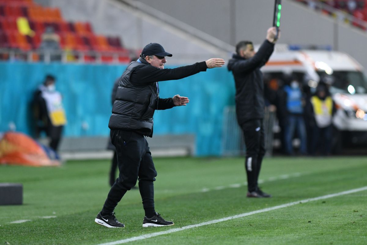 Hagi a venit la conferința de presă de după victoria cu FCSB și a stat un minut: „E a doua oară! E lipsă mare de respect”