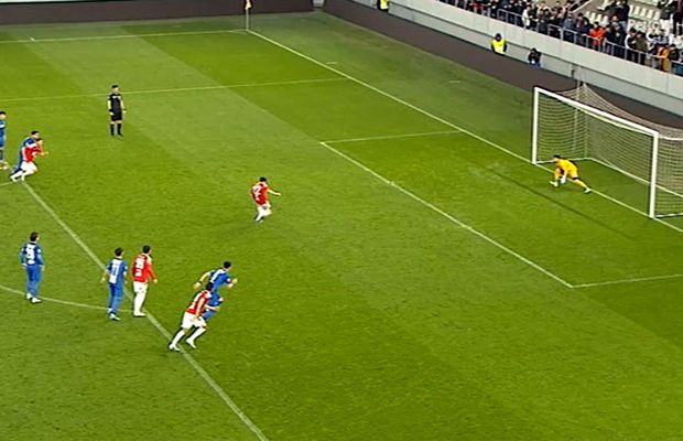 Penalty repetat la meciul lui Dinamo cu Unirea Constanța, după o fază confuză » Jucătorul lui Burcă și-a aruncat vorbe grele cu portarul advers