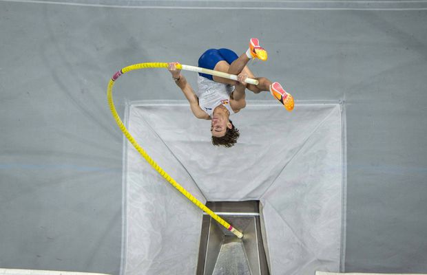 Armand Duplantis și-a bătut propriul record la săritura cu prăjina: „Presiunea nu se mai simte la fel”