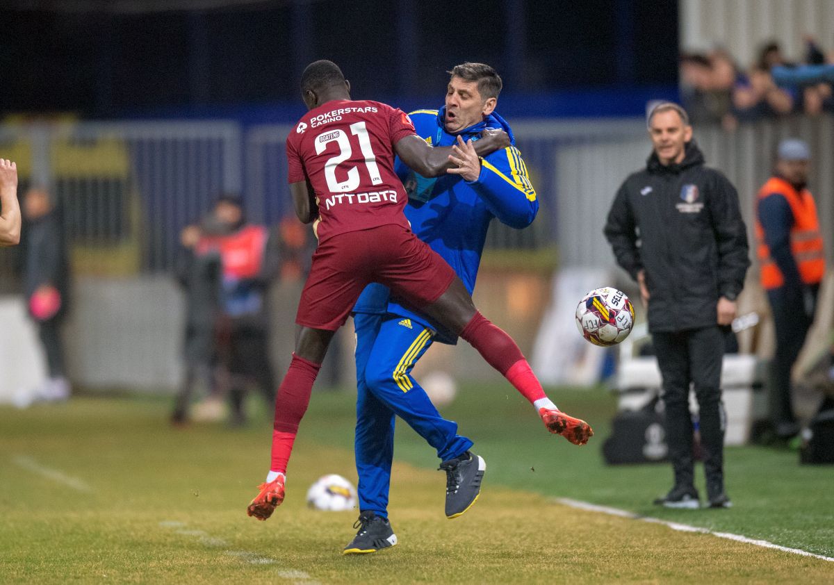 Dan Petrescu a pierdut un titular la Ploiești: scos pe brațe, imediat după ce a marcat