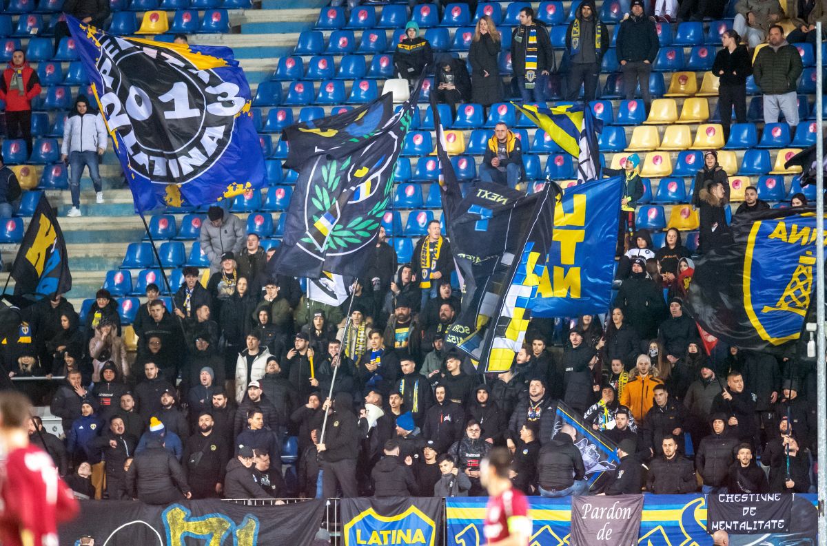 Băgat în ședință imediat după meci! Liderii galeriei, discuție frontală cu antrenorul Petrolului