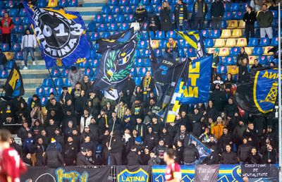 Băgat în ședință imediat după meci! Liderii galeriei, discuție frontală cu antrenorul Petrolului