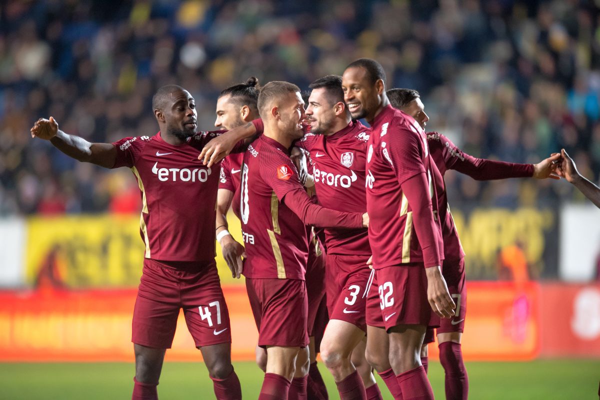 Fază controversată la Petrolul - CFR Cluj: arbitrul Găman nu a văzut un penalty în prima repriză!