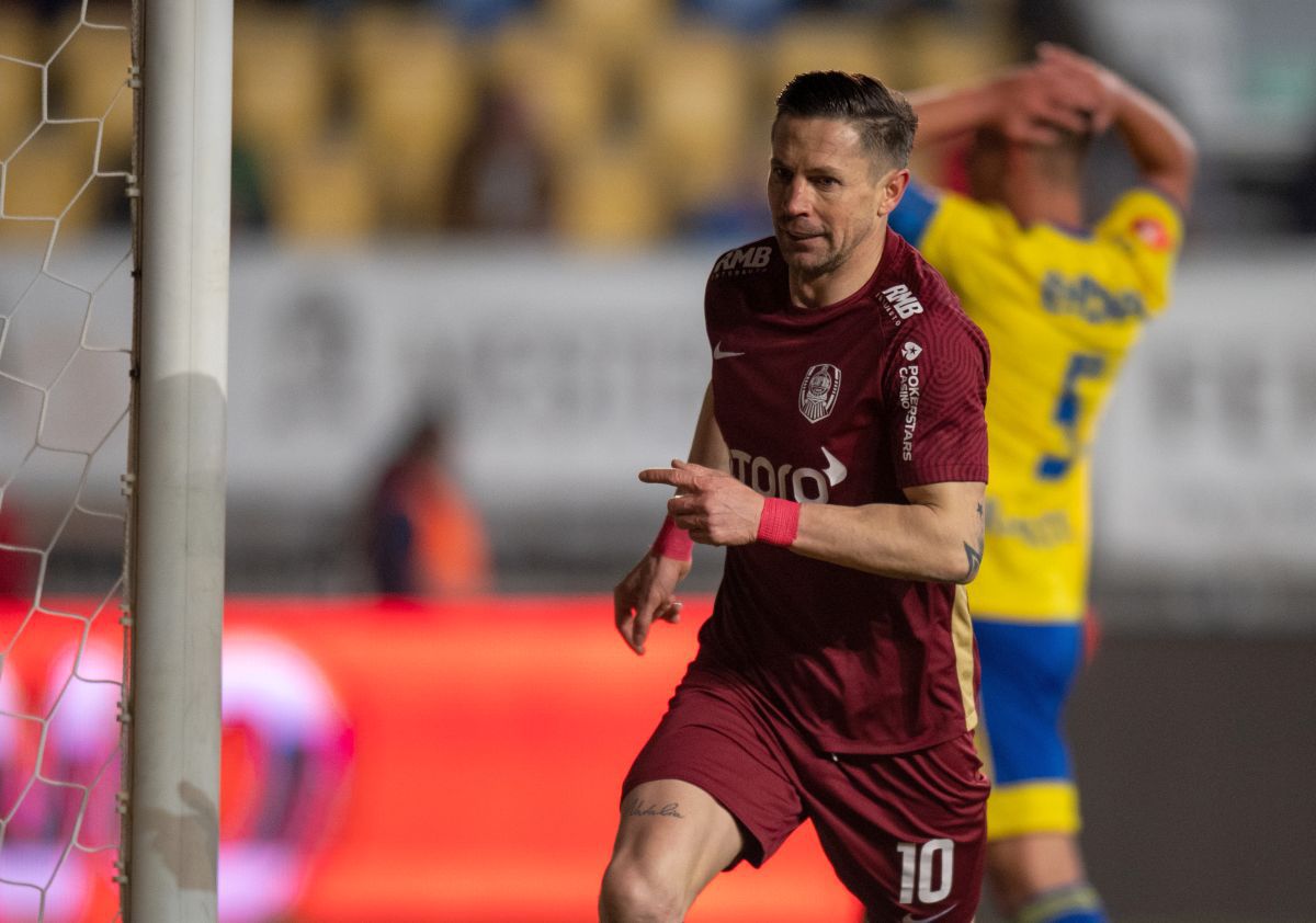 Fază controversată la Petrolul - CFR Cluj: arbitrul Găman nu a văzut un penalty în prima repriză!