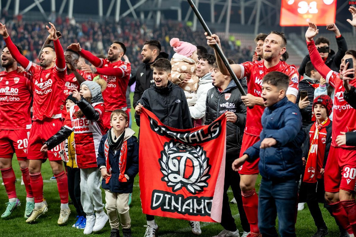 5 minute de bucurie dezlănțuită pe noul hit la modă la Dinamo! Imaginile surprinse de GSP la firul ierbii » S-au pus la dispoziția ultrașilor, după victoria cu Hermannstadt